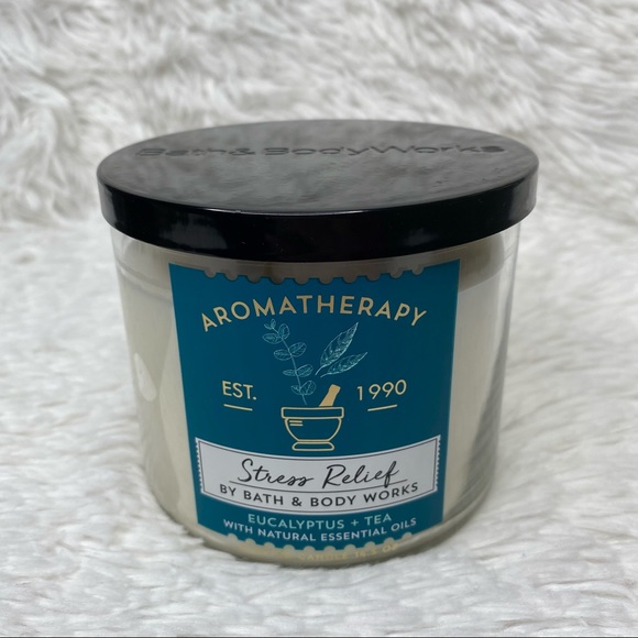 Bath&body works aromatherapy eucalyptus tea candle